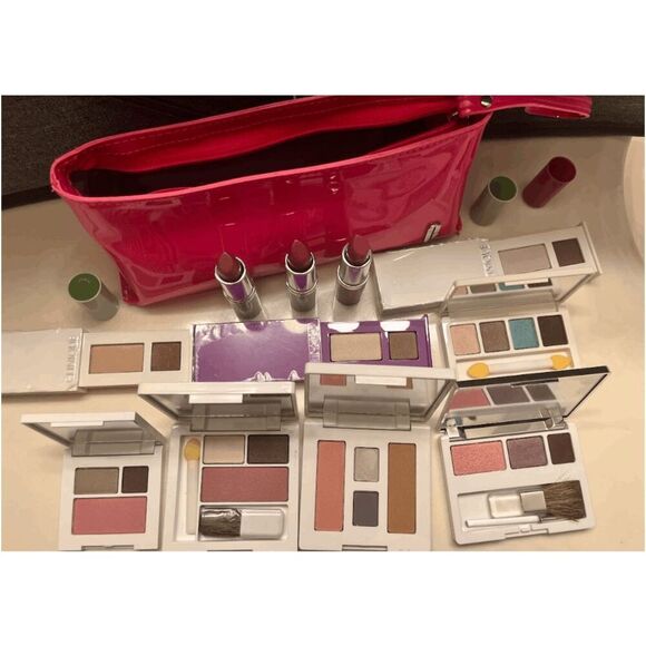 Clinique 11-Pc Lipstick & Eyeshadow Set with Makeup Pouch - Picture 6 of 11
